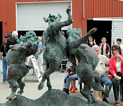 Roger DiTarando: 'Dancing Pigs', bronze sculpture