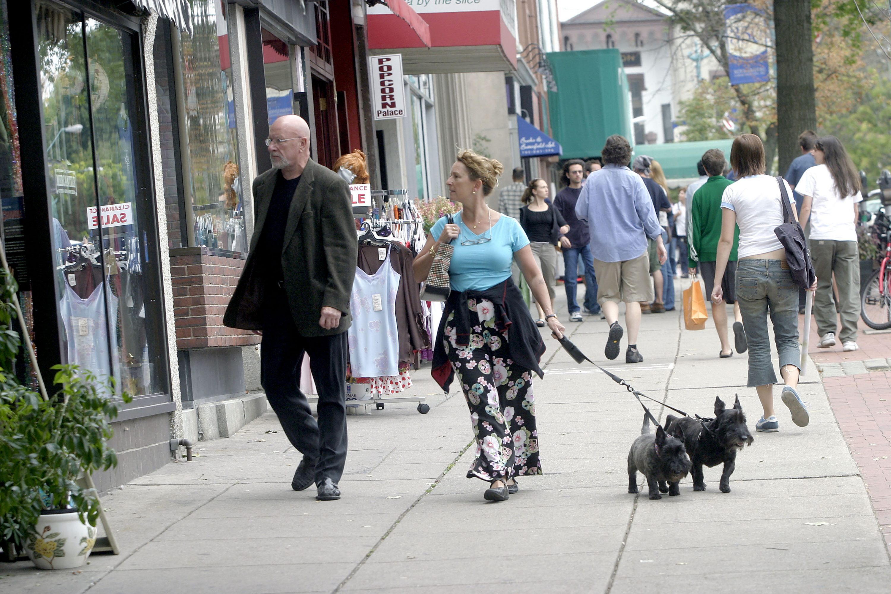 Deep in the heart of the Connecticut River Valley, surrounded by the gently rolling foothills of the Green Mountains and the Berkshires, lies Northampton, the hometown of Paradise City Arts Festivals. Come spring, the hills turn green, the fields are sprouting corn and asparagus, and the bustling “#1 Small Arts Town in America” becomes the Memorial Day Weekend home to hundreds of the country’s most celebrated painters, sculptors and craftspeople.
